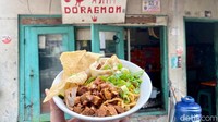 Menu yang paling banyak dipesan Bakmi Ayam Komplet (Rp 22.000), lengkap dengan topping bakso, pangsit rebus dan ayam kecap jamur. Foto: detikFood