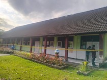 Enam Ruang Kelas SMAN 1 Gunungsari Disegel gegara Rawan Ambruk