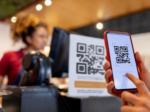 Jangan Sampai Salah! Ini Bedanya QRIS untuk Pembayaran & Transfer