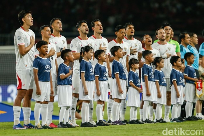 Indonesia menjamu Kamboja di Stadion Pakansari, Bogor, Senin (27/7/2026) malam WIB, pada laga Grup A Piala AFF 2026. Indonesia memimpin 3-0 atas Kamboja di babak pertama. Keunggulan timnas didapat dari dua gol Mitchell Baker dan satu gol Sandy Walsh.