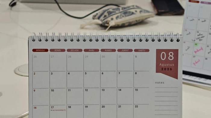Kalender Agustus 2026