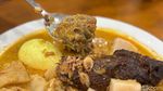 Serasa Makan di Rumah Nenek! Di Sini Ada Ketupat Campur dengan Resep Keluarga