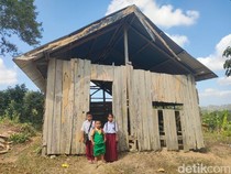 Miris! Siswa SD DDI Toppong Polman Belajar di Ruang Kelas yang Nyaris Ambruk