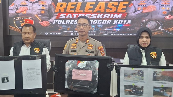 Konferensi pers kasus ibu buang bayi di Bogor. (Sholihin/detikcom)