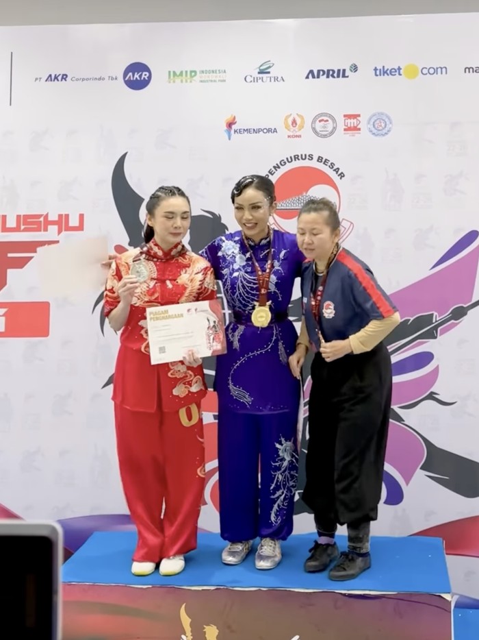 Kris Dayanti mengikuti kejuaraan nasional wushu.