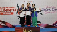 Kris Dayanti mendapat juara pertama dan meraih medali emas. 1st PLACE - SHANZI - GROUP E FEMALE dalam KEJUARAAN NASIONAL WUSHU KUNGFU TAHUN 2026, jelas KD dalam unggahannya. Foto: Instagram @krisdayantilemos