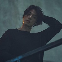 Meski sempat dikira meninggal pada musim pertama, karakter Jin Man yang diperankan Lee Dong Wook kembali menjadi sosok penting dalam perjuangan Ji An menghadapi organisasi Babylon di A Shop for Killers 2.  Foto: Dok. Instagram Lee Dong Wook
