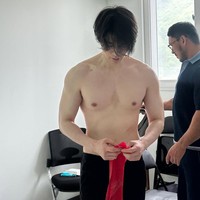 Demi mendalami perawakan fisik sosok Jung Jin Man yang diperankannya di A Shop for Killers 2, Lee Dong Wook menaikkan berat badannya sekitar 8 kilogram. Foto: Dok. Instagram Lee Dong Wook