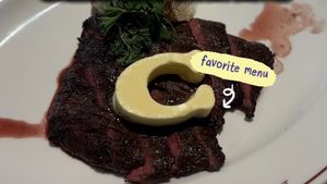 Video: Makan Cantik Cicip Steak hingga Martini ala Coach