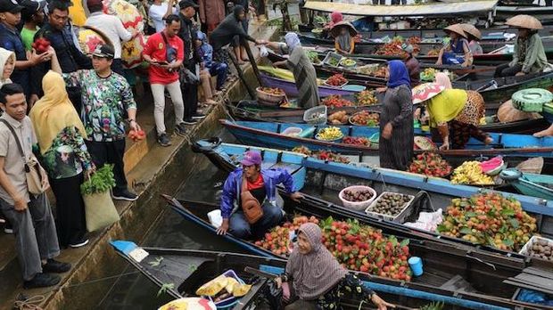 Pasar Terapung Muara Kuin Pasar Terapung Muara Kuin