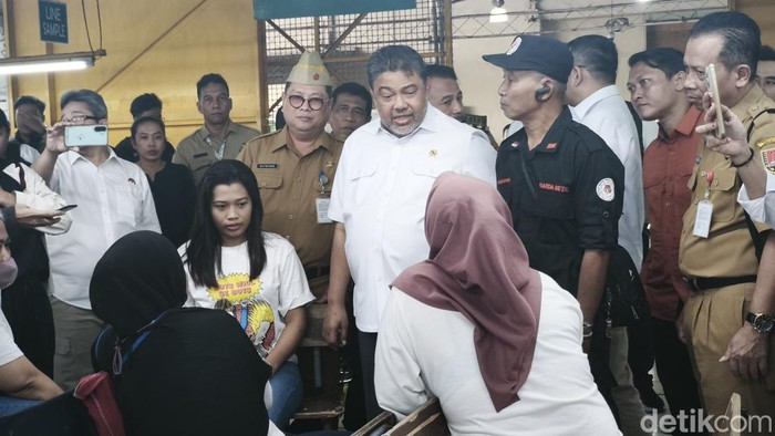 Penasihat Presiden, Said Iqbal, saat mengunjungi pabrik garmen Semarang, Senin (27/7/2026).
