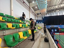 Brimob Sterilisasi GOR UNJ Pastikan Bulu Tangkis Kapolri Cup 2026 Aman