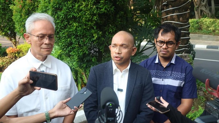 Perwakilan warga dan korban bentrokan maut di Menteng seusai mediasi di Polda Metro Jaya. (Devi/detikcom)