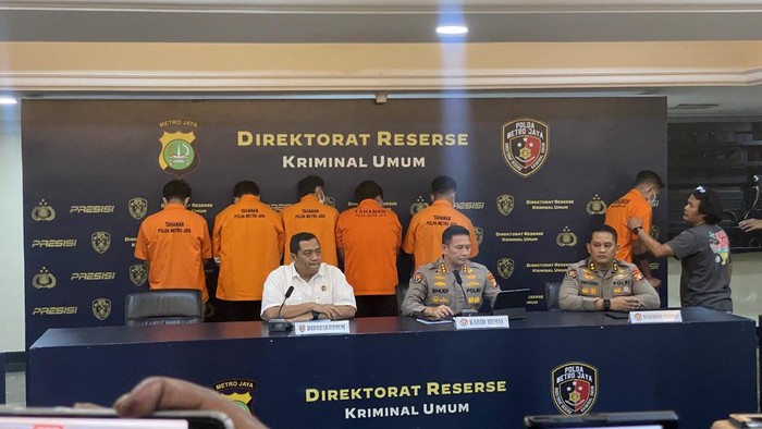 Polda Metro Jaya bongkar sindikat buzzer hoax di medsos. (Devi/detik)