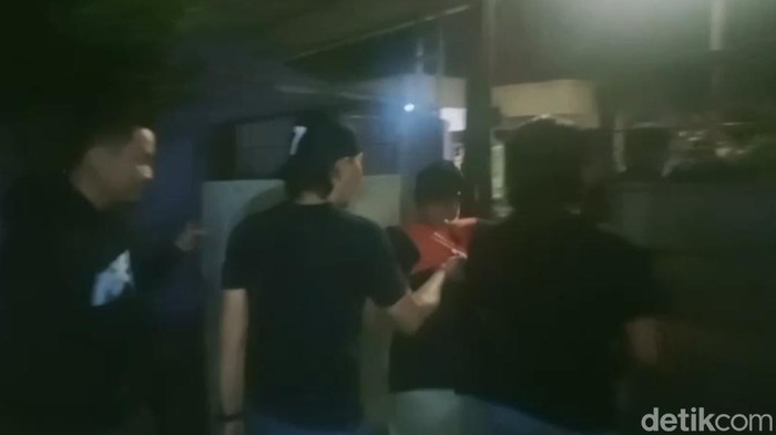 Polisi amankan terduga pelaku pembunuhan sopir taksi online di Maros.