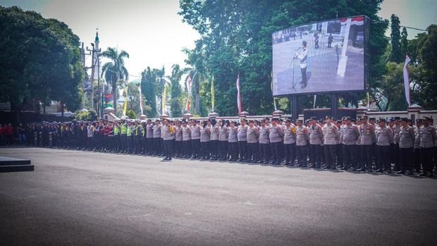 Polres Bogor menggelar apel kesiapan pengamanan laga Timnas Indonesia vs Kamboja dalam turnamen ASEAN Hyundai Cup 2026 di Stadion Pakansari.