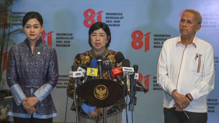 Pejabat Gubernur Sementara Bank Indonesia (BI) Destry Damayanti memberikan keterangan pers usai mengikuti rapat Komite Stabilitas Sistem Keuangan (KSSK) dengan Presiden Prabowo Subianto di Kompleks Istana Kepresidenan, Jakarta, Senin (27/7/2026). Rapat tersebut membahas keterlibatan Danantara dalam KSSK untuk memperkuat koordinasi kebijakan dengan mempertimbangkan kondisi perekonomian dan dunia usaha secara lebih menyeluruh. ANTARA FOTO/Hafidz Mubarak A/tom.