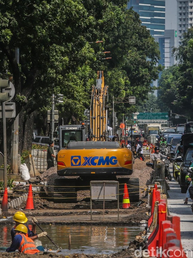 Proyek Perbaikan Jalan Picu Kemacetan di Kebon Sirih
