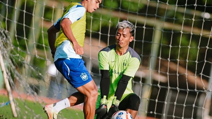 Foto: Sesi latihan PSIS di Yogyakarta.