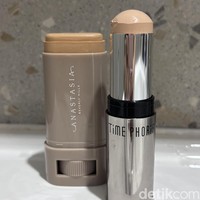 Review Skin Tint Stick TimePhoria vs Anastasia Beverly Hills, Siapa Juaranya?