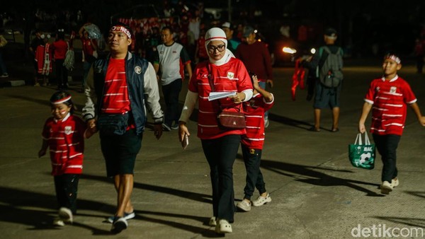 Suporter Merah Putih Ramaikan Pakansari Sambut Laga Indonesia vs Kamboja