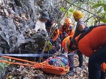 6 Mahasiswa KKN Terjebak di Gua Kalibbong Alloa Pangkep, 1 Alami Keram Kaki