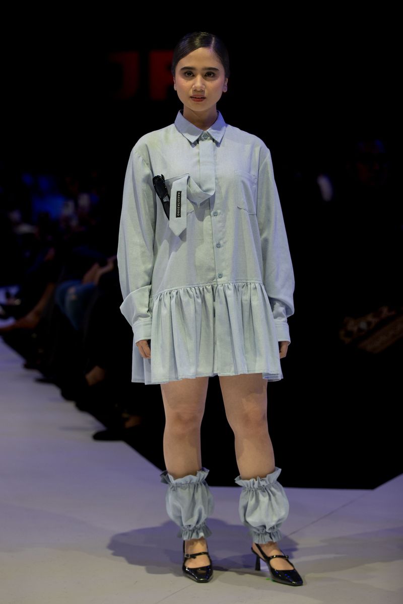 Tissa Biani Jalan di Catwalk Raegitazoro di JF3 Fashion Festival 2026