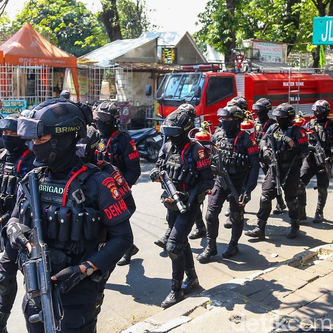 TNI-Polri Siaga Amankan Jalan Tambak Pascabentrokan