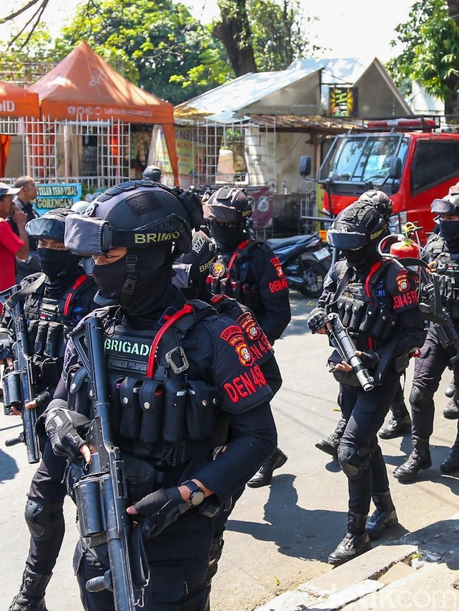 TNI-Polri Siaga Amankan Jalan Tambak Pascabentrokan