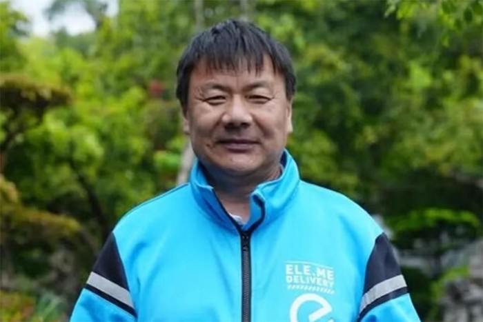 Wang Jibing yang berusia 56 tahun berhasil meraih Penghargaan Sastra Lu Xun.
