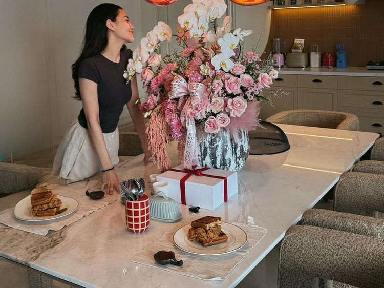 Rayakan Anniversary, Aaliyah dapat Kejutan Sarapan dari Thariq Halilintar!