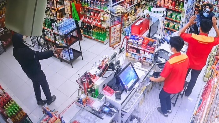 Aksi perampokan minimarket di Majalengka.