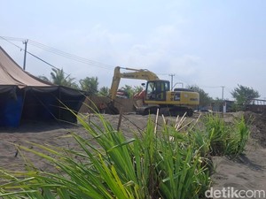 Evakuasi Tongkang Batu Bara di Pangandaran Mulai Dilakukan
