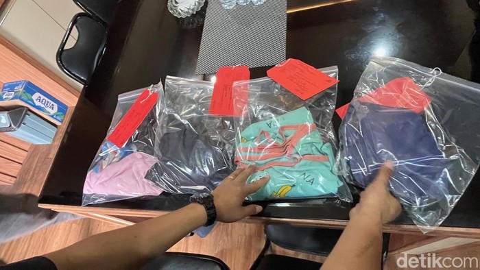 Barang bukti kakek cabuli 4 anak di Banyuwangi
