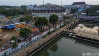Pembangunannya ditargetkan rampung pada Desember 2026 sebagai bagian dari penataan kawasan Cibinong yang terintegrasi dengan Alun-alun Tegar Beriman dan Situ Plaza.  