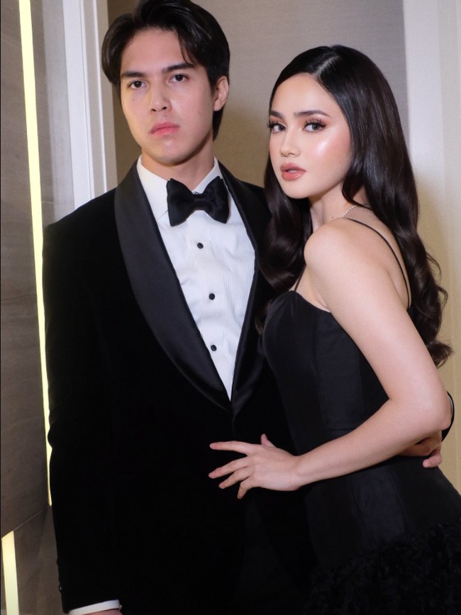Gaya Couple Syifa Hadju-El Rumi Kondangan Bareng, Bak Barbie & Ken
