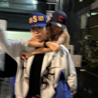 Baru-baru ini, Dayoung WJSN menjadi special guest di tengah pertunjukan Jay Park selama Waterbomb Festival 2026. Ia ikut menampilkan lagu MOMMAE dan Keep It Sexy (MOMMAE 2) milik Jay Park. Foto: dok. Instagram @moresojuplease