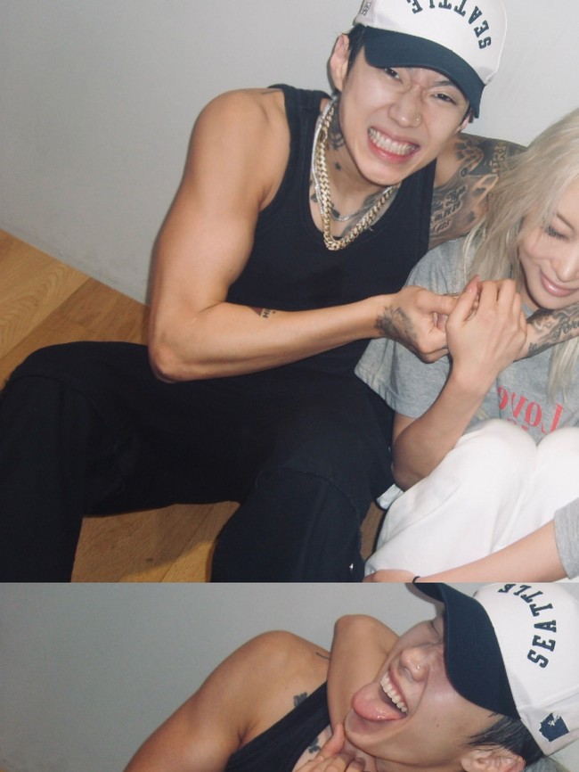 Dalam sejumlah foto, Jay Park dan Dayoung WJSN tampak berpelukan dan merangkul bahu satu sama lain. Terlihat natural seperti pasangan kekasih. Foto: dok. Instagram @moresojuplease