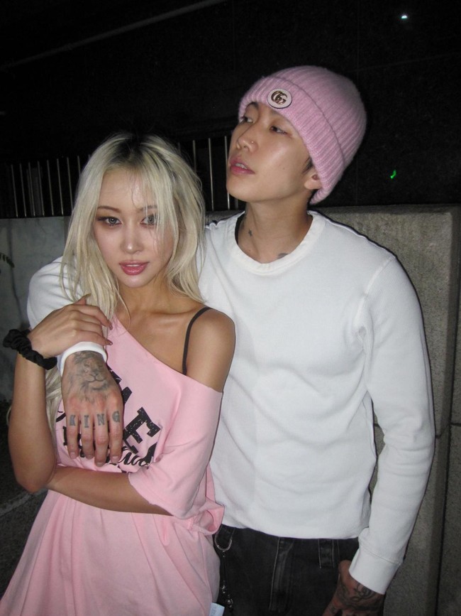 Potret Mesra Jay Park dan Dayoung WJSN, Kelewat Serasi Diduga Pacaran