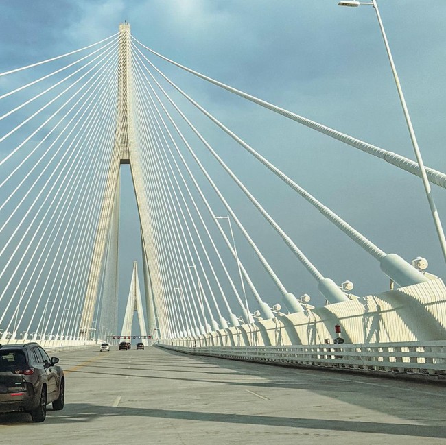 Jembatan Penghubung Kanada-AS Senilai Rp76,6 T Resmi Beroperasi