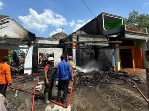 Rumah di Mojogedang Ludes Terbakar, Diduga Dipicu Cucu Main Korek Api