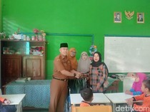 Kursi Roda untuk Malik dan Mimpi Besar dari SDN Sindanggalih