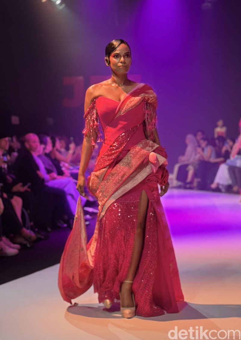 Koleksi Fuchsia Billy Tjong di JF3 Fashion Festival 2026