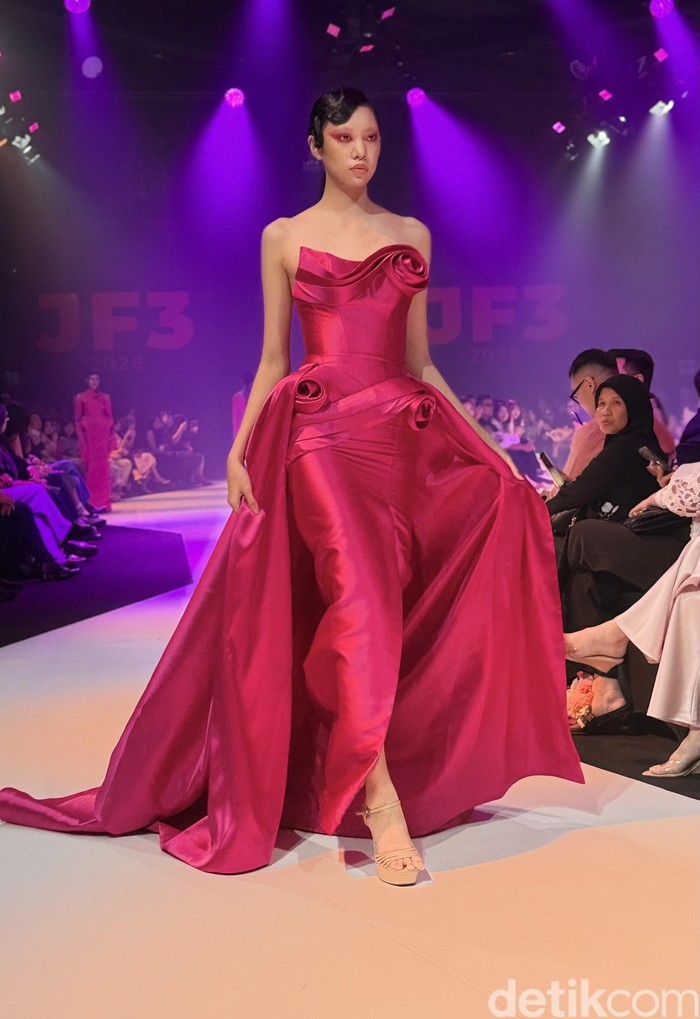 Koleksi Fuchsia Billy Tjong di JF3 Fashion Festival 2026