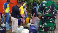 Saat ini pihak desa telah mengajukan bantuan ke BPBD Trenggalek untuk mendapatkan pasokan air bersih secara berkala.