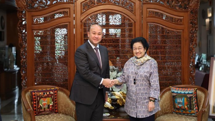 Megawati Soekarnoputri menerima kunjungan Deputi Perdana Menteri Kamboja Hun Many.