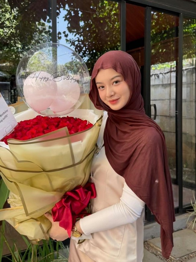 Nabila Putri Masuki Usia Kepala 2, Banjir Kado Bermerek