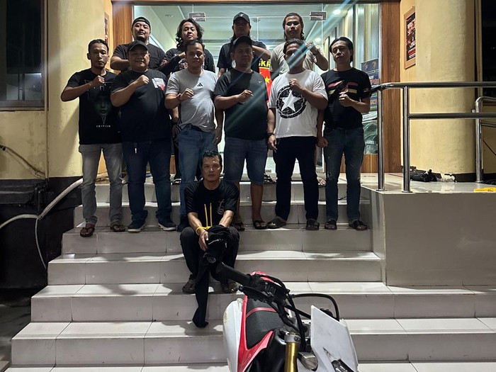 Pecatan polisi ditangkap karena curi motor di Mempawah.
