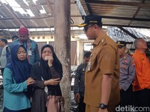 Tangis Pedagang Pasar Bayat Usai Uang-Sembako Rp 550 Juta Ludes Terbakar