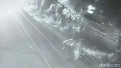 Video Viral Penjaga Palang Gagalkan Aksi Pria Tabrakkan Diri ke KA di Pasuruan 
